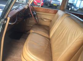 Rolls Royce Silver Wraith , Black/Beige, £ 44,950