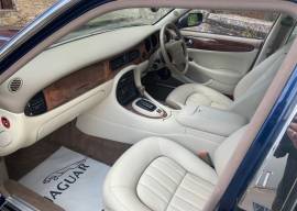 Jaguar sovereign , Blue, £ 7,950