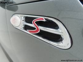 A Tremendous R53 Mini Cooper S , Dark Silver, £ 10,995