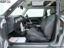 A Tremendous R53 Mini Cooper S , Dark Silver, £ 10,995