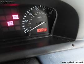 A LDV Convoy 17-Seat Hi-Roof Minibus, DAF White, £ 9,995