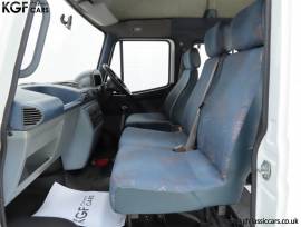 A LDV Convoy 17-Seat Hi-Roof Minibus, DAF White, £ 9,995