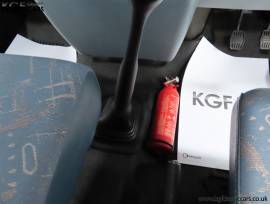 A LDV Convoy 17-Seat Hi-Roof Minibus, DAF White, £ 9,995