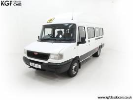 A LDV Convoy 17-Seat Hi-Roof Minibus, DAF White, £ 9,995