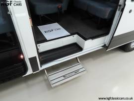 A LDV Convoy 17-Seat Hi-Roof Minibus, DAF White, £ 9,995