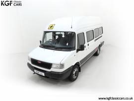 A LDV Convoy 17-Seat Hi-Roof Minibus, DAF White, £ 9,995