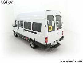 A LDV Convoy 17-Seat Hi-Roof Minibus, DAF White, £ 9,995